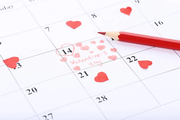 Alla Hjärtans Dag Kalender Med Röda Pappershjärtan Och Penna — Stockfoto
