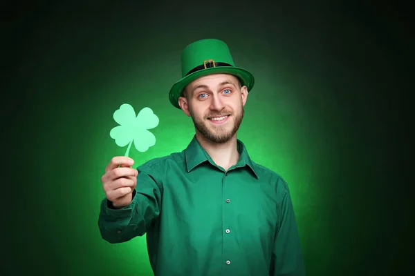 Patrick Day Young Man Wearing Green Hat Paper Clover — Stock Photo, Image