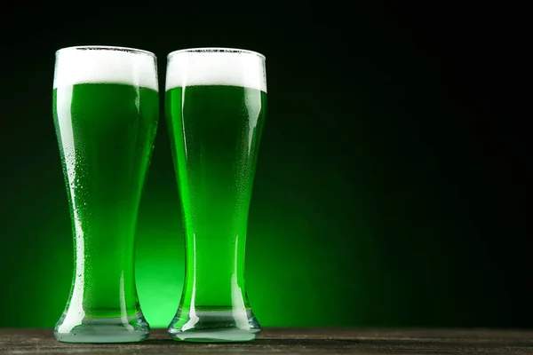 Den Svatého Patrika Brýle Zelené Pivo Tmavém Pozadí — Stock fotografie