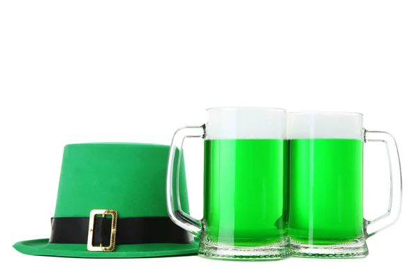 Patrick Day Glasbecher Mit Grünem Bier Und Hut Isoliert Auf — Stockfoto