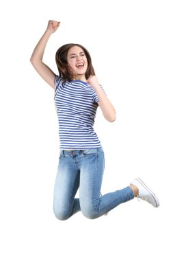 Güzel kız beyaz arka plan üzerinde atlama