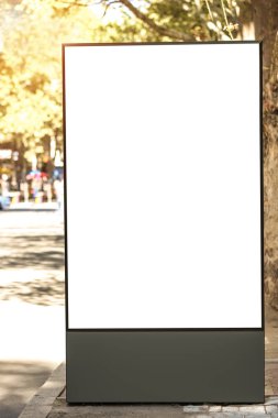 Sokakta boş reklam kurulu