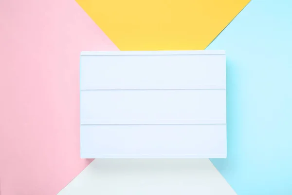 Renkli arka plan üzerinde boş lightbox — Stok fotoğraf
