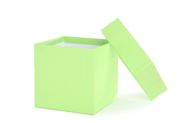 Beyaz arka plan üzerinde izole açık yeşil hediye kutusu