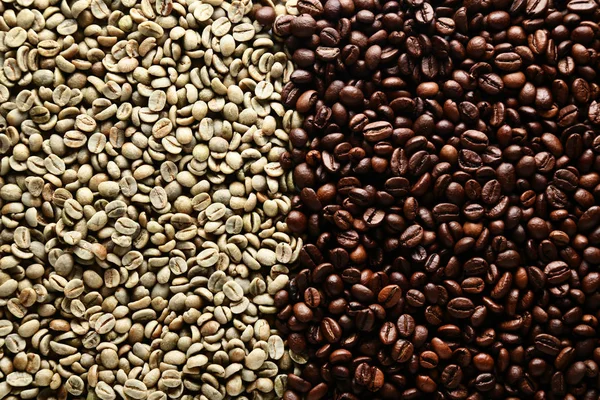 Background of brown and green coffee beans — Stock Photo, Image