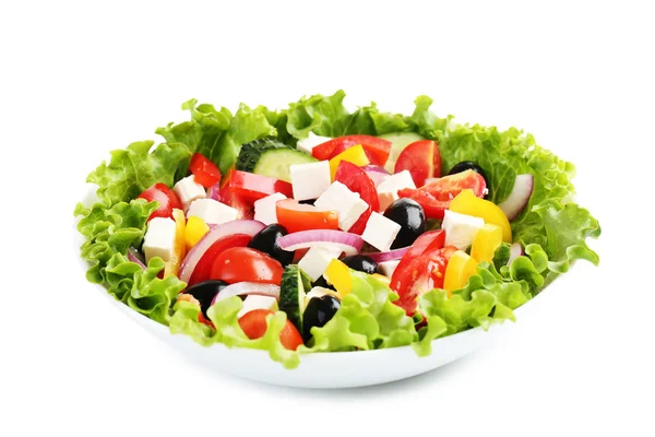 Salada de legumes em tigela isolada no fundo branco — Fotografia de Stock