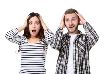 güzel genç bir çift beyaz zemin üzerine izole