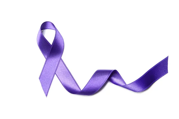 白色背景紫色丝带 癌症概念 — 图库照片