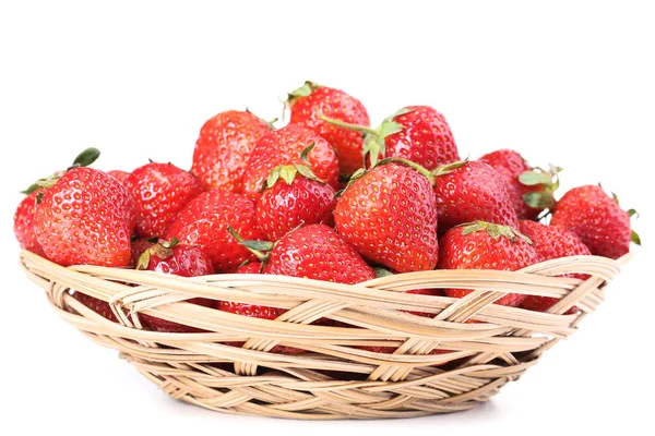 Frische Erdbeeren Korb Isoliert Auf Weißem Hintergrund — Stockfoto