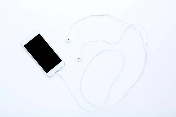 Smartphone Avec Écouteurs Sur Fond Blanc — Photo