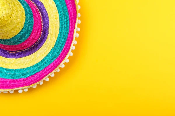 Mexikanischer Hut Auf Gelbem Hintergrund — Stockfoto