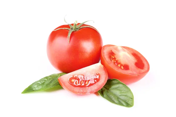 Färska Tomater Med Basilika Blad Isolerade Vit Bakgrund — Stockfoto
