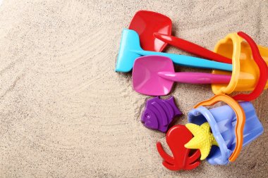 Sahil kumu renkli plastik oyuncaklar