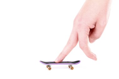 Parmak tahtası ve el parmakları beyaz arka planda izole