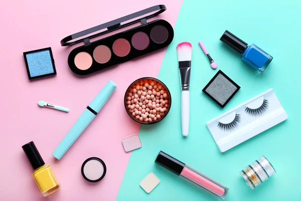 Make-up Kosmetik auf buntem Hintergrund — Stockfoto