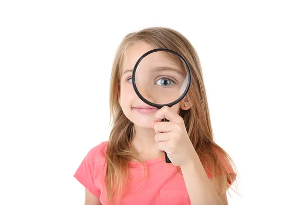 Menina com lupa isolada no fundo branco — Fotografia de Stock