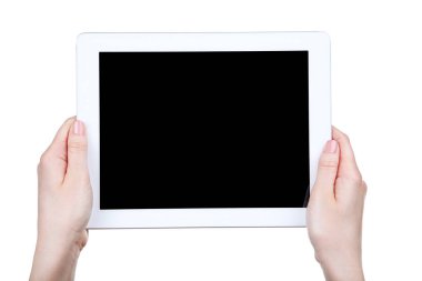 Beyaz arka plan üzerinde izole kadın elinde tablet bilgisayar