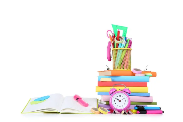 흰색 바크에 책과 알람 시계의 스택학교 용품 — 스톡 사진
