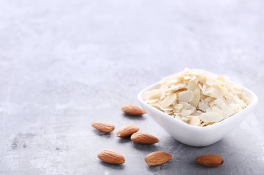 Badem kase gri ahşap tablo