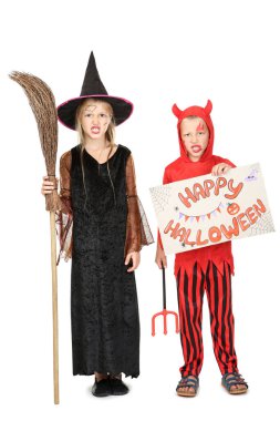 Genç erkek ve kız pape metin Happy Halloween ile kostümleri