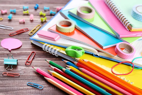 Fournitures Scolaires Sur Table Bois Marron — Photo