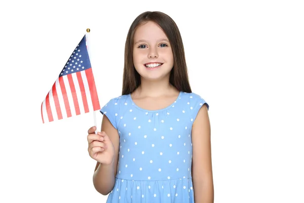 白地にアメリカ国旗を掲げる少女 — ストック写真