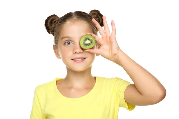 Menina Com Kiwi Fruta Isolada Fundo Branco — Fotografia de Stock