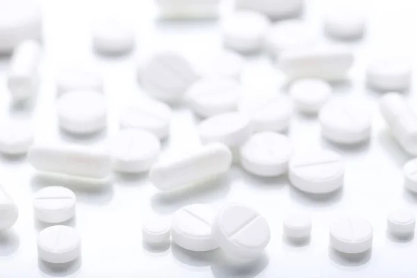 Pilules Médecine Sur Fond Blanc — Photo