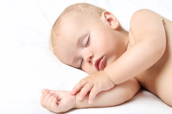 Menino Bonito Dormindo Cama Casa — Fotografia de Stock