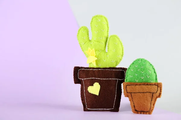 Différents Jouets Mous Cactus Sur Fond Papier Coloré — Photo