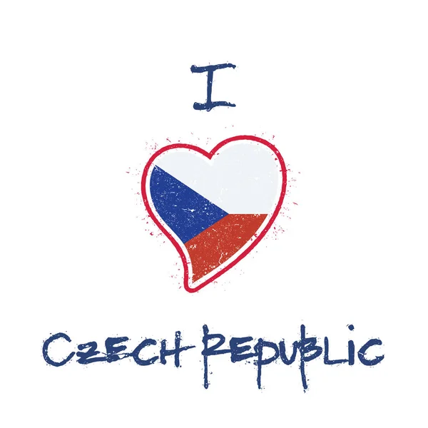 Česká vlajka vlastenecké tričko design srdce ve tvaru státní vlajka Česká republika na bílém pozadí — Stockový vektor