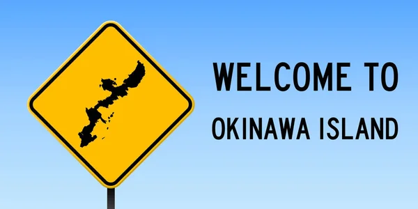 Okinava térképen a közúti jel széles poszter Okinawa sziget sziget térképet sárga rombusz úton — Stock Vector