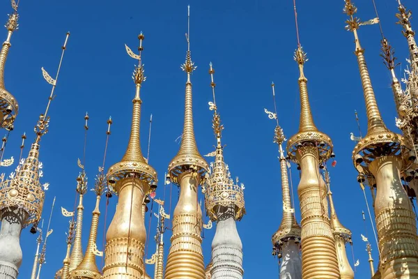 Golden In Dein Stupas tops Budhist pagodas in Myanmar Version 2 — Stock Photo, Image