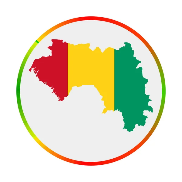 Guinee icoon Vorm van het land met Guinee vlag Ronde bord met vlag kleuren gradiënt ring Netjes — Stockvector