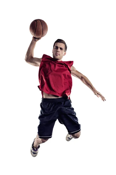 Jogador de basquete em ação isolado no fundo branco — Fotografia de Stock