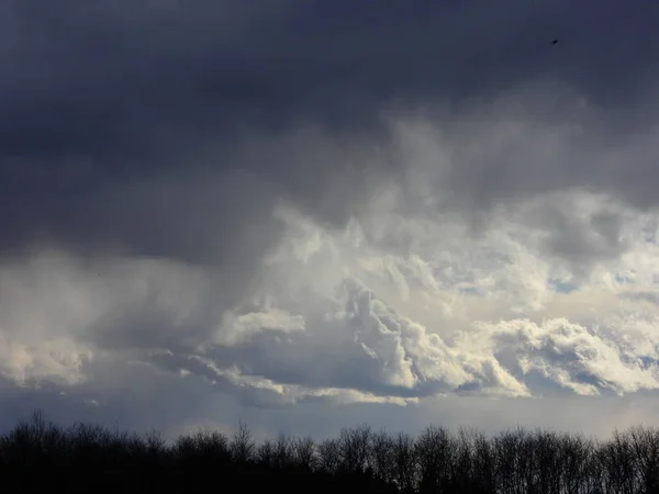 Céu Com Muitas Nuvens — Fotografia de Stock