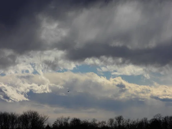 Cielo Con Muchas Nubes —  Fotos de Stock