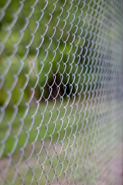 Kafes çitin soyut görüntüsü.