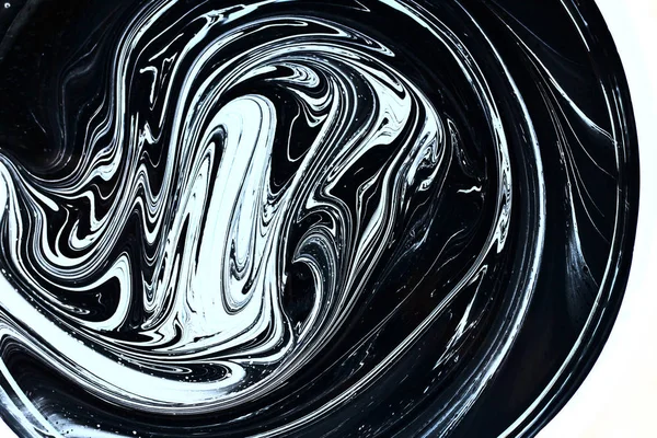 iki renk soyut görüntü karıştırma. Beyaz ve siyah boya dairelerinin dokusu