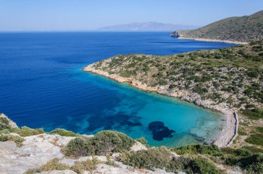 Deniz kıyıları ve Adaları deniz ve gökyüzü Karya yol boyunca arka planı. Datça Yarımadası. Türkiye