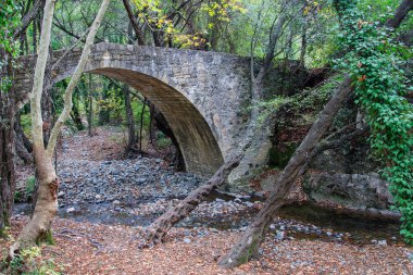 Muhteşem Venetian Bridge, Troods, Kıbrıs'ın Dağları'nda.