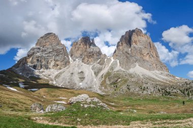 Dolomites, Italya Sassolungo Langkofel üç doruklarına.