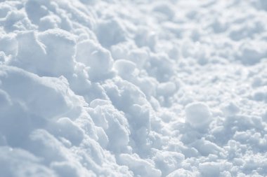 Taze kar arka plan doku. Kış kar taneleri ve kar höyükler arka plan. Kar topaklar.