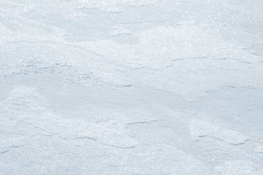 Taze kar arka plan doku. Kış kar taneleri ve kar höyükler arka plan. Kar topaklar.