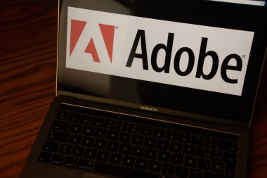 Dallas, Texas, Amerika Birleşik Devletleri - 5 Ekim 2018: Adobe logosu laptop ekranında