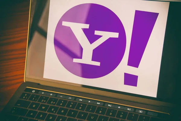 Dallas Texas Amerika Birleşik Devletleri 2018 Yahoo Logo Bilgisayar Ekranında — Stok fotoğraf