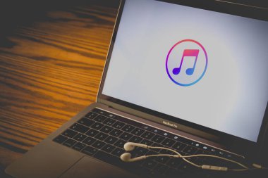 Dallas, Texas / Amerika Birleşik Devletleri - 06/7/2018: (itunes logo bilgisayar ekranında fotoğrafı)