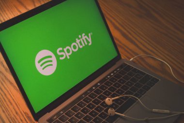Dallas, Texas / Amerika Birleşik Devletleri - 06/7/2018: (Spotify logo bilgisayar ekranında fotoğrafı)