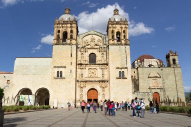 Oaxaca, Oaxaca / Meksika - 21/7/2018: (fotoğraf Oaxaca Meksika Santo Domingo de Guzman tapınağın mimari detay )