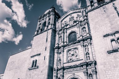 Oaxaca, Oaxaca / Meksika - 21/7/2018: (fotoğraf Oaxaca Meksika Santo Domingo de Guzman tapınağın mimari detay )
